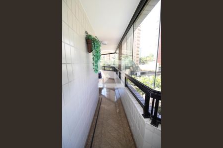 Apartamento à venda com 230m², 3 quartos e 4 vagasVaranda