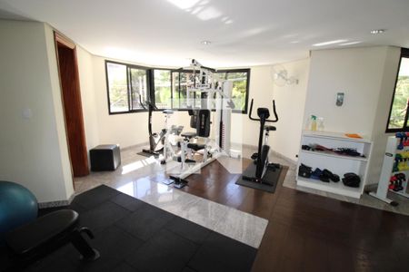 Apartamento à venda com 230m², 3 quartos e 4 vagasÁrea comum - Academia