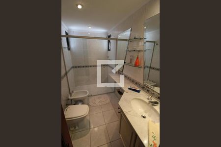 Apartamento à venda com 230m², 3 quartos e 4 vagasBanheiro da Suíte 1