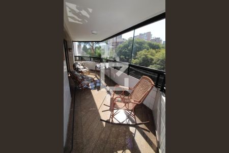 Apartamento à venda com 230m², 3 quartos e 4 vagasVaranda