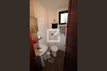 Apartamento à venda com 230m², 3 quartos e 4 vagasBanheiro de serviço