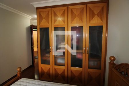 Apartamento à venda com 230m², 3 quartos e 4 vagasSuíte 2