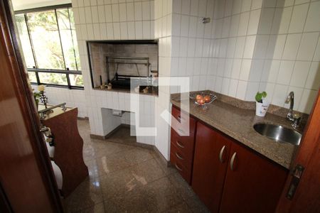 Apartamento à venda com 230m², 3 quartos e 4 vagasChurrasqueira