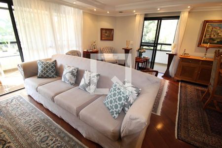 Apartamento à venda com 230m², 3 quartos e 4 vagasSala