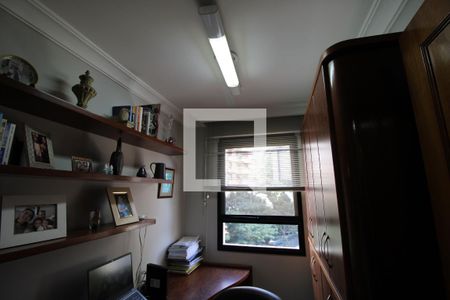 Apartamento à venda com 230m², 3 quartos e 4 vagasEscritório