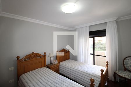 Apartamento à venda com 230m², 3 quartos e 4 vagasSuíte 2