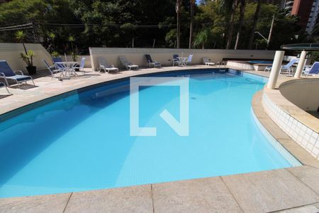 Apartamento à venda com 230m², 3 quartos e 4 vagasÁrea comum - Piscina