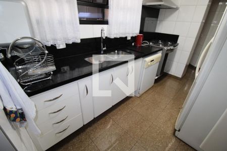 Apartamento à venda com 230m², 3 quartos e 4 vagasCozinha