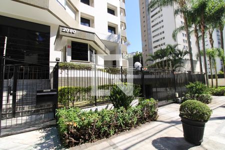 Apartamento à venda com 230m², 3 quartos e 4 vagasFachada e portaria