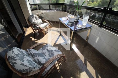 Apartamento à venda com 230m², 3 quartos e 4 vagasVaranda