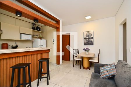 Sala  de apartamento para alugar com 1 quarto, 44m² em Savassi, Belo Horizonte