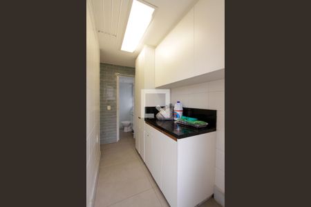 Apartamento à venda com 200m², 3 quartos e 2 vagas Apartamento à venda com 200m², 3 quartos e 2 vagasÁrea de Serviço