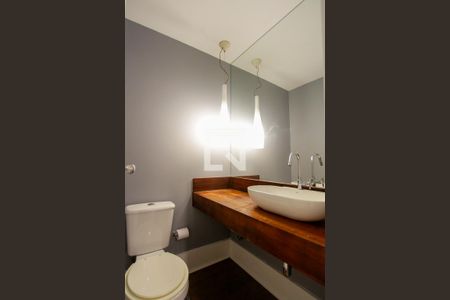 Lavabo de apartamento à venda com 3 quartos, 200m² em Barra da Tijuca, Rio de Janeiro