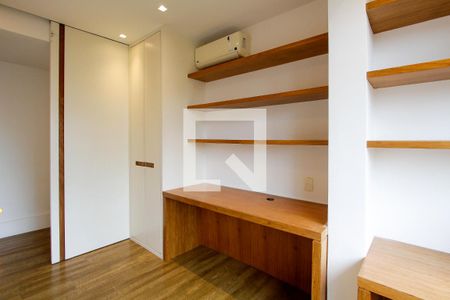 Apartamento à venda com 200m², 3 quartos e 2 vagas Apartamento à venda com 200m², 3 quartos e 2 vagasQuarto 2