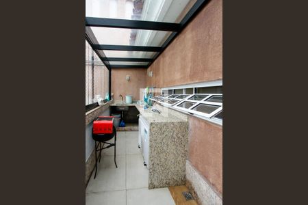 Apartamento à venda com 200m², 3 quartos e 2 vagas Apartamento à venda com 200m², 3 quartos e 2 vagasÁrea de Serviço