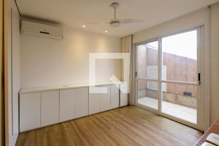 Apartamento à venda com 200m², 3 quartos e 2 vagas Apartamento à venda com 200m², 3 quartos e 2 vagasQuarto 3 suíte