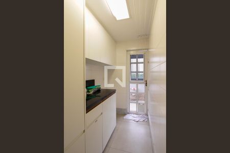 Apartamento à venda com 200m², 3 quartos e 2 vagas Apartamento à venda com 200m², 3 quartos e 2 vagasÁrea de Serviço