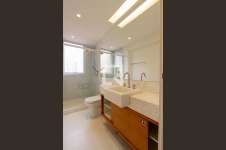 Apartamento à venda com 200m², 3 quartos e 2 vagas Apartamento à venda com 200m², 3 quartos e 2 vagasQuarto 3 suíte