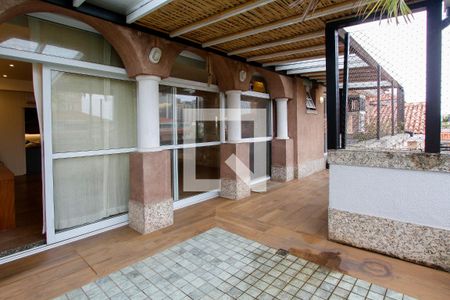 Apartamento à venda com 200m², 3 quartos e 2 vagas Apartamento à venda com 200m², 3 quartos e 2 vagasVaranda