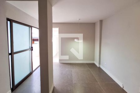 Sala de casa para alugar com 2 quartos, 60m² em Vila Progresso, Niterói
