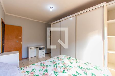 Casa à venda com 480m², 4 quartos e 2 vagas Casa à venda com 480m², 4 quartos e 2 vagasQuarto 3