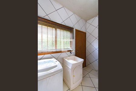 Casa à venda com 480m², 4 quartos e 2 vagas Casa à venda com 480m², 4 quartos e 2 vagasÁrea de Serviço