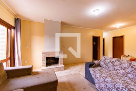 Casa à venda com 480m², 4 quartos e 2 vagas Casa à venda com 480m², 4 quartos e 2 vagasSala