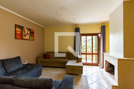 Casa à venda com 480m², 4 quartos e 2 vagas Casa à venda com 480m², 4 quartos e 2 vagasSala