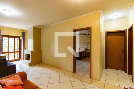 Casa à venda com 480m², 4 quartos e 2 vagas Casa à venda com 480m², 4 quartos e 2 vagasSala