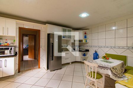 Casa à venda com 480m², 4 quartos e 2 vagas Casa à venda com 480m², 4 quartos e 2 vagasCozinha