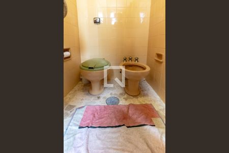 Apartamento à venda com 80m², 2 quartos e 2 vagasBanheiro da Suíte