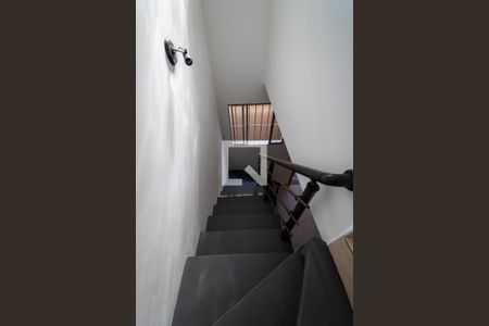 Casa de condomínio para alugar com 30m², 1 quarto e sem vagaEscada