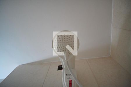 Banheiro Corredor - Chuveiro de kitnet/studio para alugar com 1 quarto, 36m² em Floresta, Porto Alegre