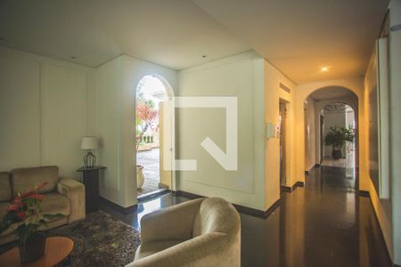 Apartamento à venda com 150m², 2 quartos e 2 vagas Apartamento à venda com 150m², 2 quartos e 2 vagasHall social