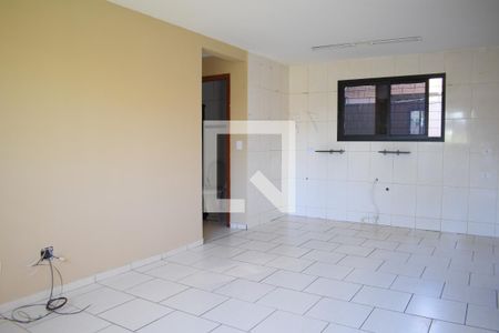 Sala de casa de condomínio para alugar com 3 quartos, 60m² em Alto Boqueirão, Curitiba