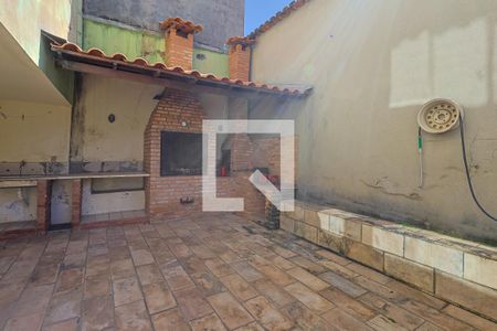 Casa à venda com 398m², 4 quartos e 3 vagas Casa à venda com 398m², 4 quartos e 3 vagasChurrasqueira