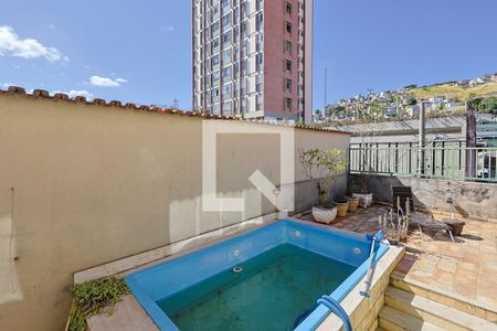 Casa à venda com 398m², 4 quartos e 3 vagas Casa à venda com 398m², 4 quartos e 3 vagasÁrea Externa