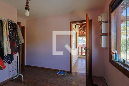 Casa à venda com 398m², 4 quartos e 3 vagas Casa à venda com 398m², 4 quartos e 3 vagasQuarto 4