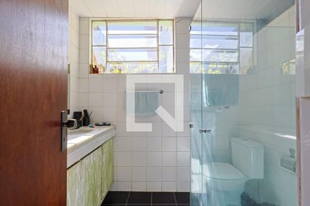 Casa à venda com 398m², 4 quartos e 3 vagas Casa à venda com 398m², 4 quartos e 3 vagasBanheiro do Quarto 1