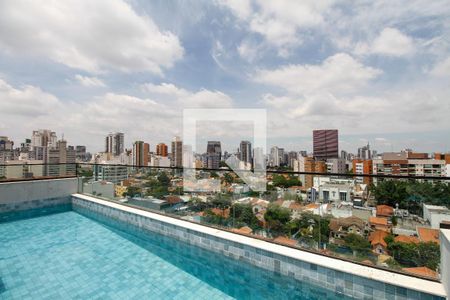 Studio à venda com 28m², 1 quarto e sem vaga Studio à venda com 28m², 1 quarto e sem vagaÁrea Comum - Piscina