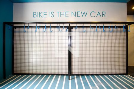 Studio à venda com 28m², 1 quarto e sem vaga Studio à venda com 28m², 1 quarto e sem vagaÁrea Comum - Bicicletário