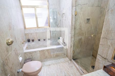 Apartamento à venda com 319m², 3 quartos e 1 vagaQuarto 3 - Suíte Banheiro