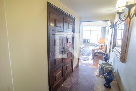 Apartamento à venda com 319m², 3 quartos e 1 vagaCorredor de entrada