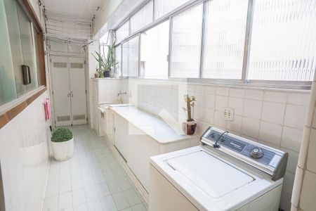 Apartamento à venda com 319m², 3 quartos e 1 vagaÁrea de Serviço