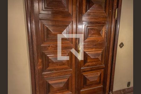 Apartamento à venda com 319m², 3 quartos e 1 vagaPorta de entrada do Apartamento