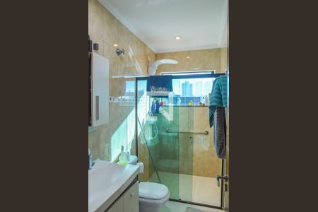 Casa à venda com 335m², 3 quartos e 4 vagasBanheiro da Suíte