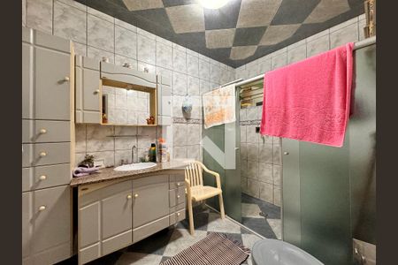 Casa à venda com 160m², 3 quartos e 3 vagasBanheiro da Suíte