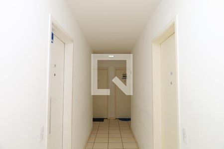 Apartamento para alugar com 54m², 2 quartos e sem vagaÁrea comum - Saguão do andar