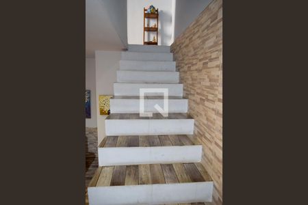 Acesso piso superior casa 2 de casa à venda com 3 quartos, 110m² em Vila Anglo Brasileira, São Paulo