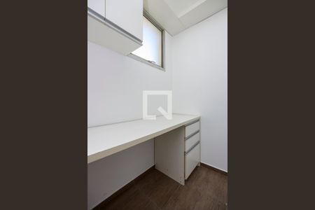 Apartamento para alugar com 69m², 2 quartos e 1 vagaÁrea de Serviço - Quarto